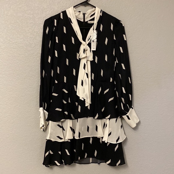 Alice + Olivia Dasha Bow Tie Tiered Printed Crepe Mini Dress - Size 2 - Picture 4 of 7